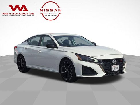Certified 2024 Nissan Altima 2.5 SR FWD image 3