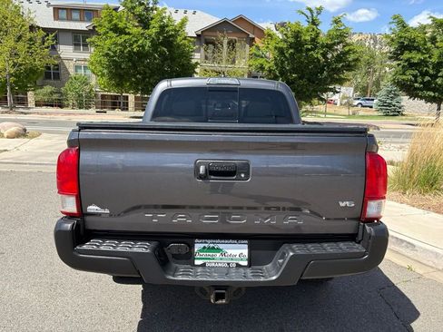Used 2017 Toyota Tacoma TRD Sport w/ Tow Package (A/T) AWD/4WD image 7