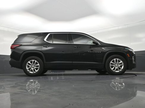 Used 2023 Chevrolet Traverse LS FWD image 29
