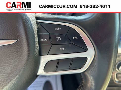 Used 2022 Chrysler 300 Touring L RWD image 13