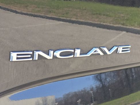 Used 2020 Buick Enclave Essence w/ Sport Touring Edition FWD image 31
