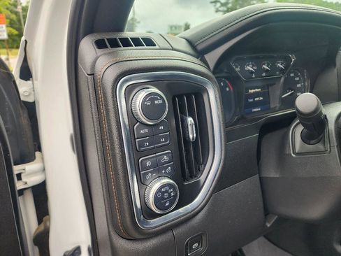 Used 2021 GMC Sierra 1500 AT4 w/ AT4 Preferred Package AWD/4WD image 16