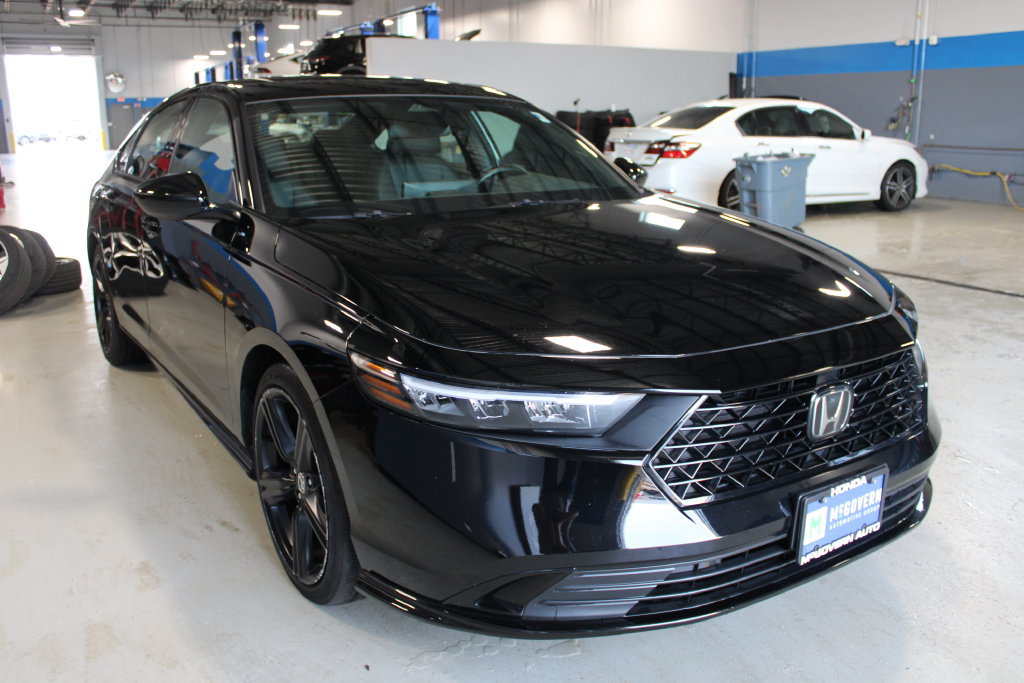 Used 2024 Honda Accord Sport image 3