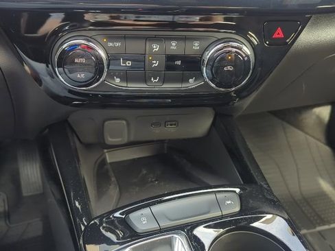 New 2026 Chevrolet Trax RS w/ Sunroof Package image 19