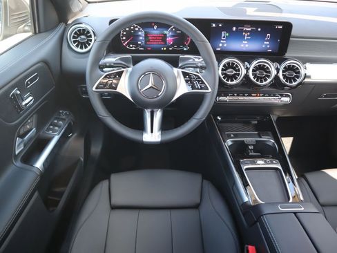 New 2026 Mercedes-Benz GLB 250 4MATIC image 11