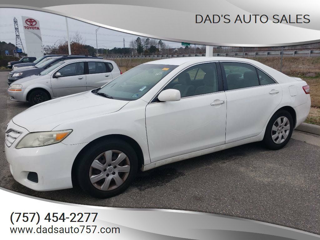 Used 2011 Toyota Camry LE FWD image 4