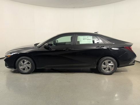 New 2026 Hyundai Elantra SE image 4