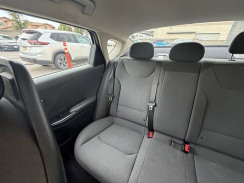 Used 2025 Kia K4 LXS FWD image 38