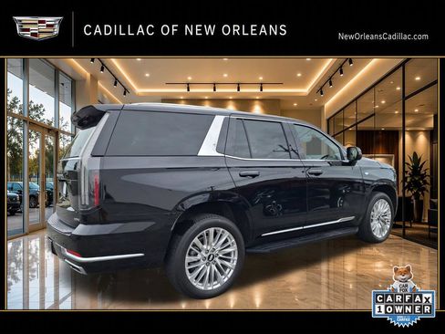Certified 2025 Cadillac Escalade Premium Luxury AWD/4WD image 3