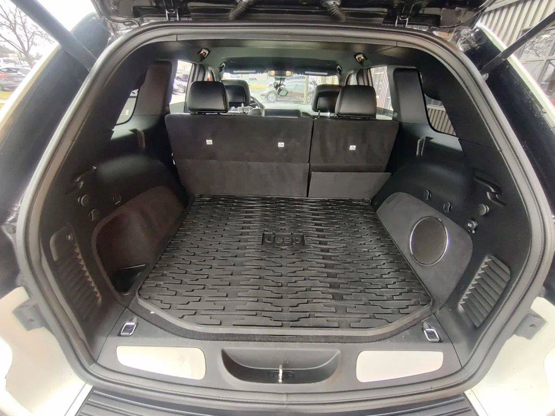 Used 2015 Jeep Grand Cherokee SRT AWD/4WD image 23