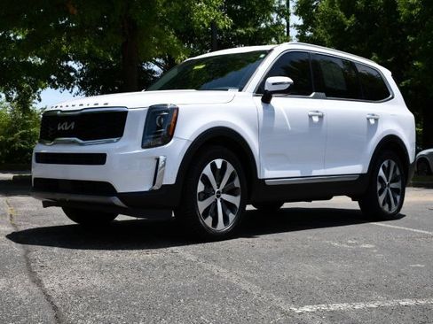 Used 2022 Kia Telluride S AWD/4WD image 3