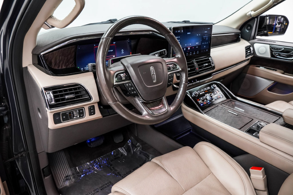 Used 2022 Lincoln Navigator Reserve AWD/4WD image 22