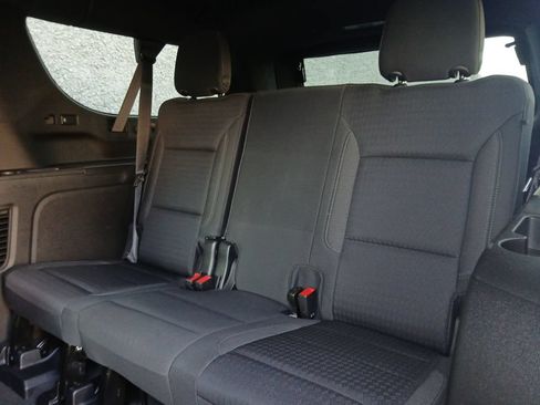 Used 2023 GMC Yukon XL SLE w/ Max Trailering Package AWD/4WD image 5