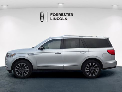 Used 2018 Lincoln Navigator Select w/ Cargo Package image 6