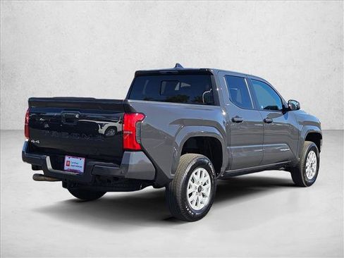 Certified 2025 Toyota Tacoma SR5 AWD/4WD image 5