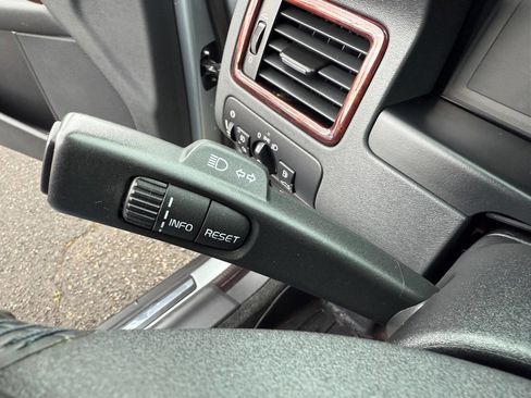 Used 2008 Volvo XC70 3.2 image 32