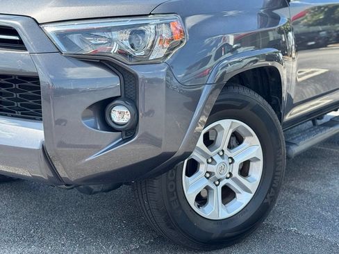 Used 2022 Toyota 4Runner SR5 Premium w/ Moonroof Package RWD image 5