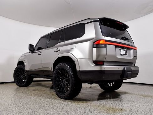 Used 2025 Lexus GX 550 image 16