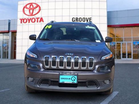 Used 2014 Jeep Cherokee Latitude w/ Cold Weather Group FWD image 9