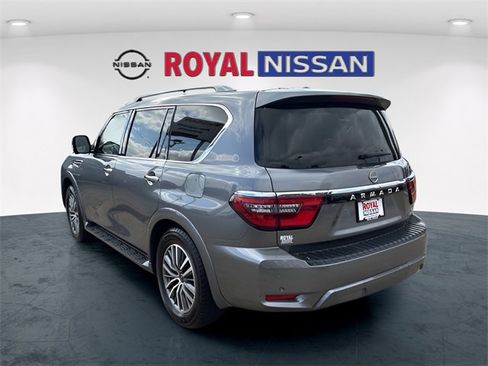 Used 2023 Nissan Armada SL w/ Captain's Chairs Package image 5