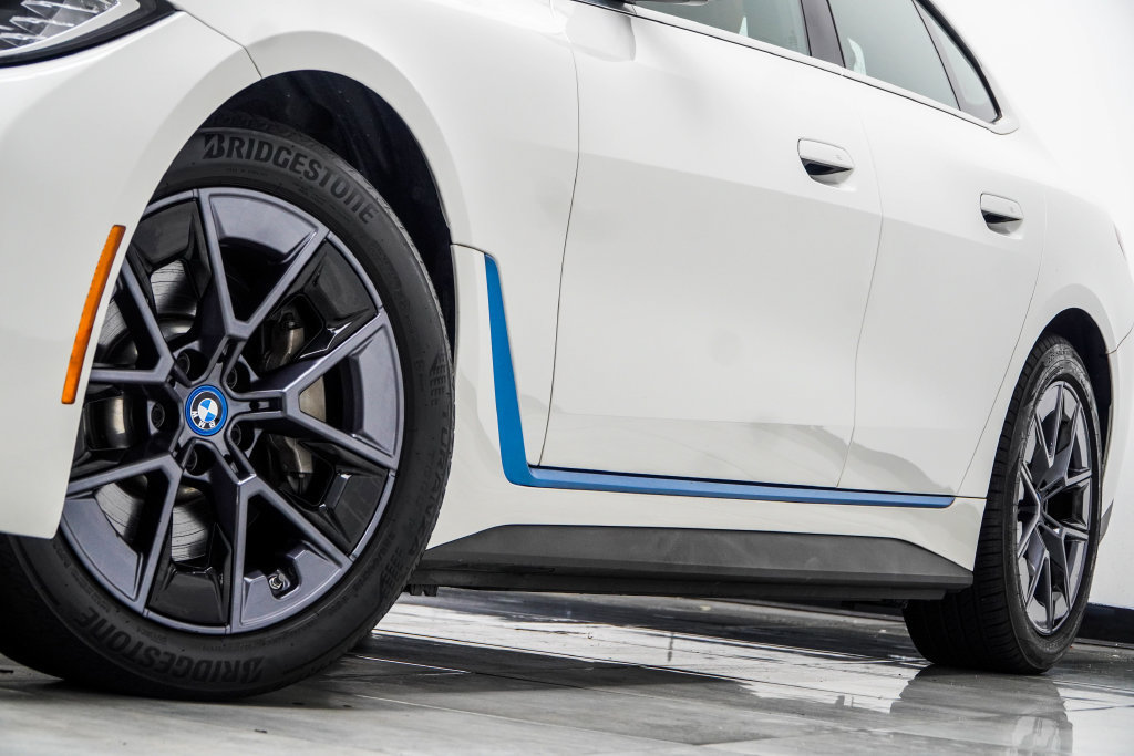 Used 2023 BMW i4 eDrive40 w/ Premium Package RWD image 4