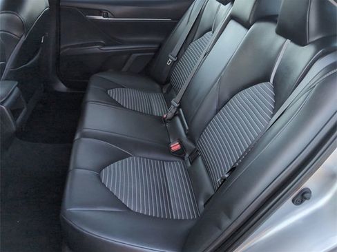 Used 2024 Toyota Camry SE image 21