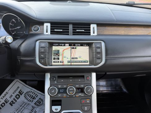 Used 2015 Land Rover Range Rover Evoque Prestige AWD/4WD image 24