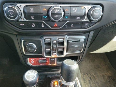 Used 2023 Jeep Gladiator Mojave w/ Trailer Tow Package image 13