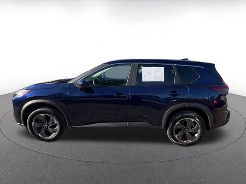 Used 2025 Nissan Rogue SV image 9
