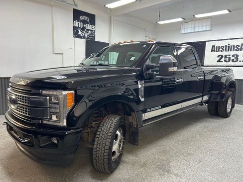 Used 2017 Ford F350 Platinum w/ Platinum Ultimate Package AWD/4WD image 3