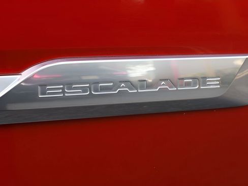 Used 2015 Cadillac Escalade Luxury AWD/4WD image 13