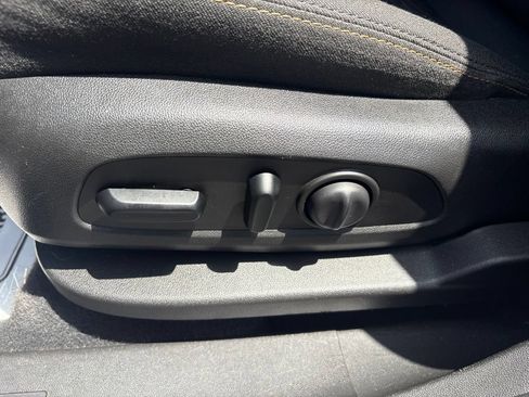 Used 2019 Chevrolet Equinox LT FWD image 20