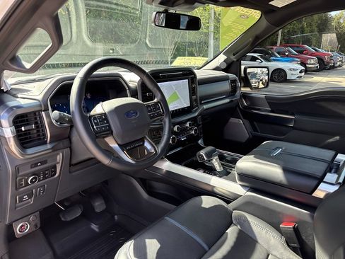 Certified 2025 Ford F150 Platinum w/ FX4 Off-Road Package AWD/4WD image 6