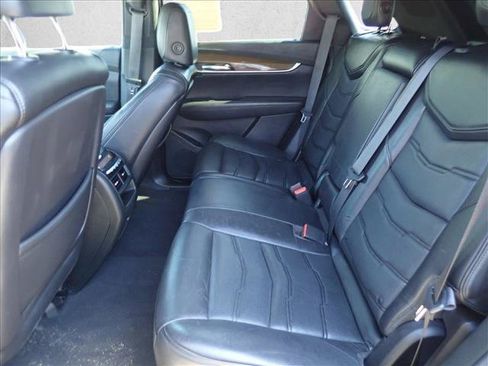 Used 2017 Cadillac XT5 Platinum w/ Driver Assist Package AWD/4WD image 10