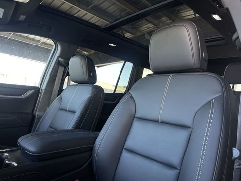New 2026 GMC Acadia Elevation w/ Elevation Premium Package FWD image 19