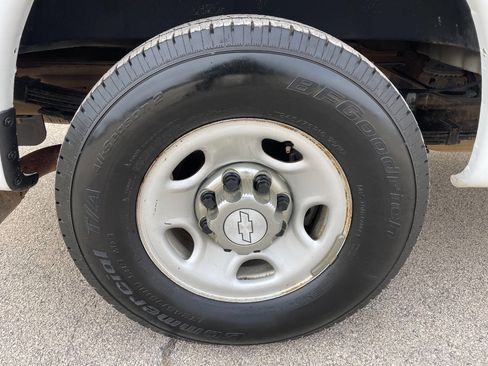 Used 2017 Chevrolet Express 3500 LT w/ LT Preferred Equipment Group image 12