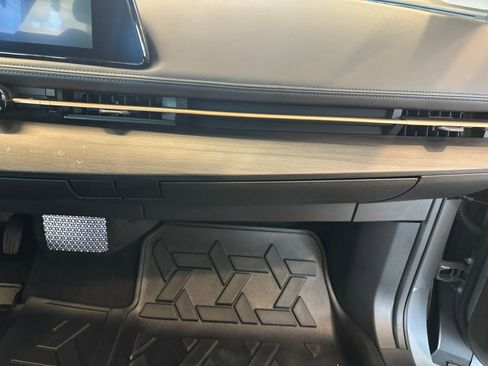 Certified 2024 Nissan Ariya FWD image 33
