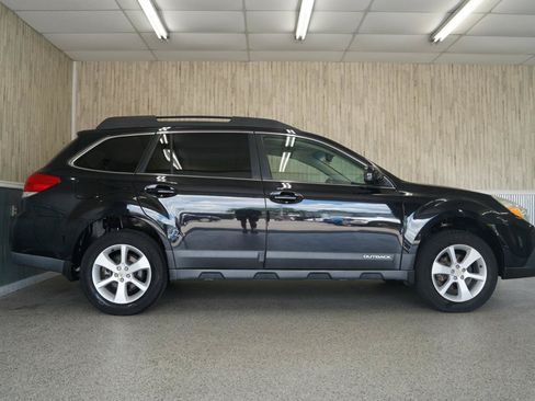 Used 2014 Subaru Outback 2.5i Premium w/ Moonroof Package AWD/4WD image 6