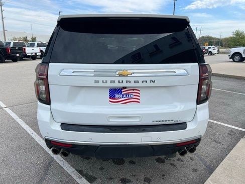 Used 2023 Chevrolet Suburban Premier image 4