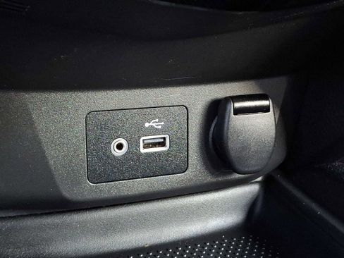 Used 2020 Nissan Rogue SV image 24