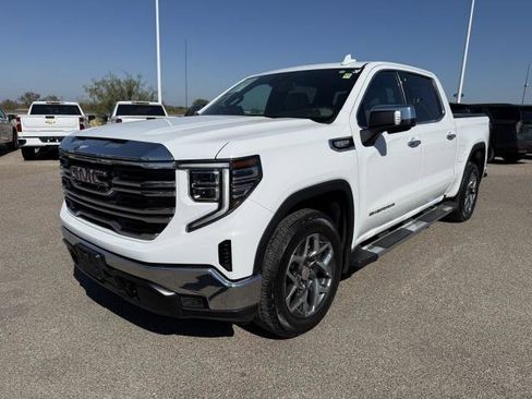 Used 2023 GMC Sierra 1500 SLT image 4