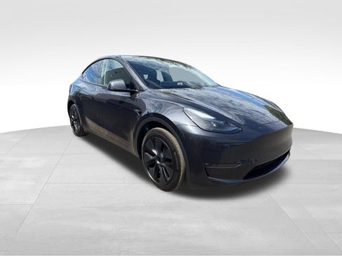 Used 2024 Tesla Model Y Long Range AWD/4WD image 7
