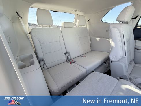 New 2026 Buick Enclave Avenir w/ Super Cruise Package AWD/4WD image 22