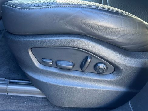 Used 2022 Porsche Cayenne Platinum Edition image 16