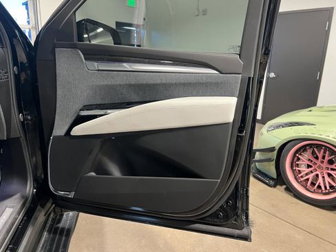 Used 2026 Cadillac Escalade V w/ LPO, ONYX Package image 54