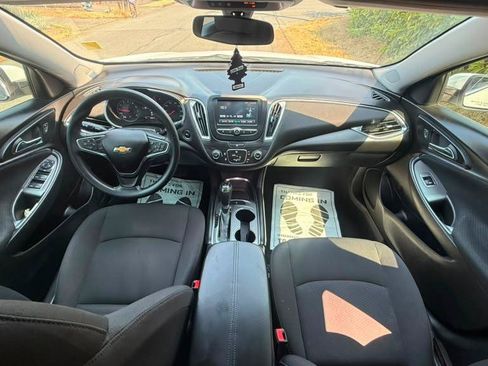 Used 2018 Chevrolet Malibu LT FWD image 7