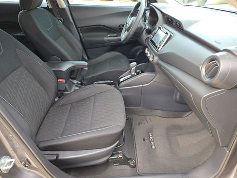 Used 2021 Nissan Kicks S image 27