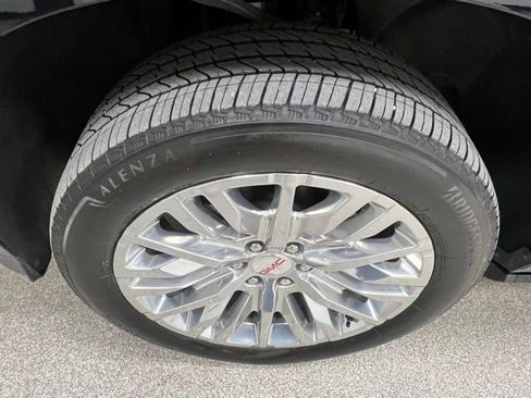 Used 2025 GMC Yukon XL Denali image 15