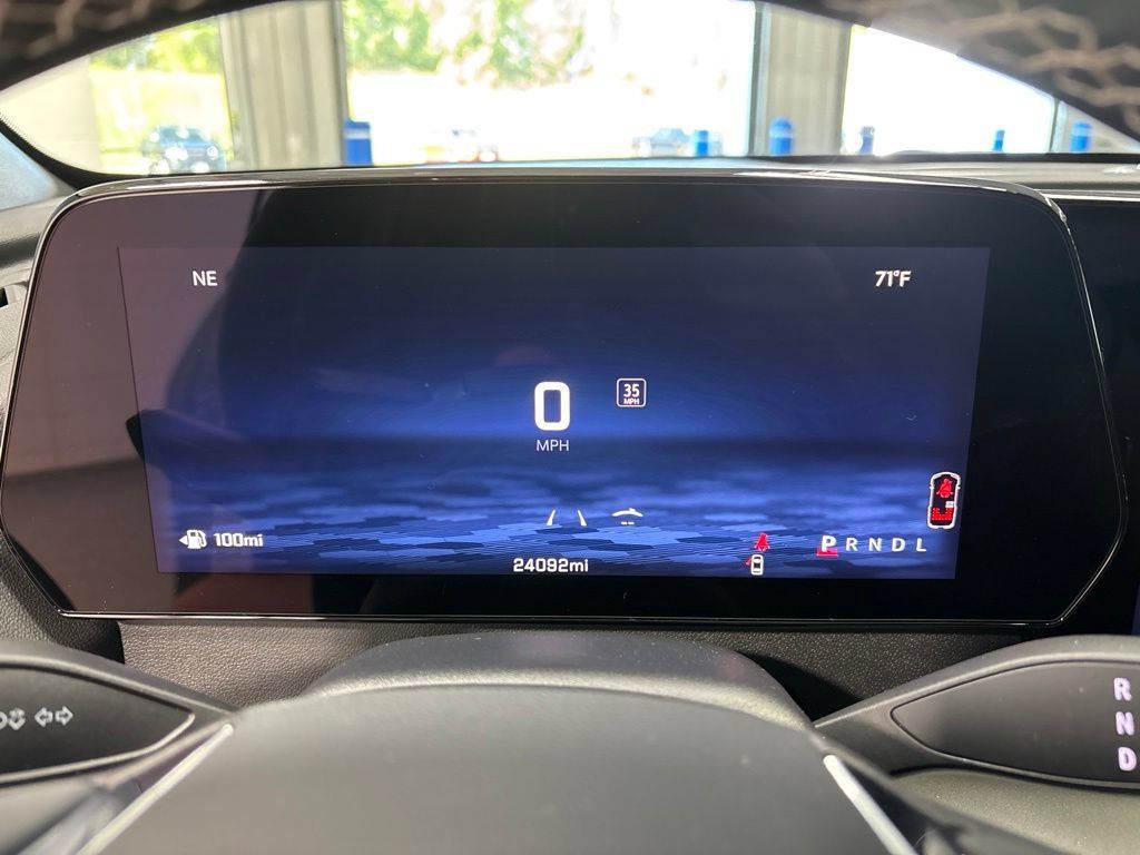 Used 2026 Chevrolet Traverse LT FWD image 18