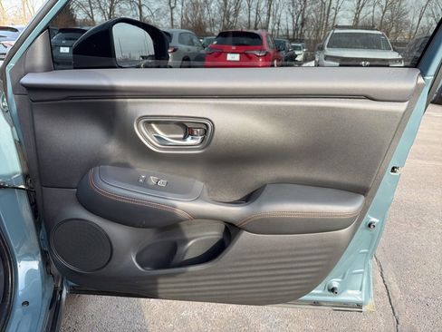 Certified 2025 Honda HR-V Sport image 23